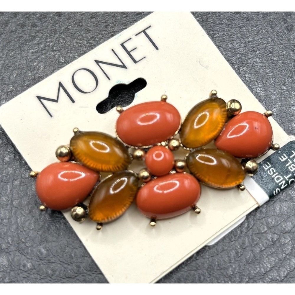 Vintage Monet Orange Cabochon Gold Tone Vintage Brooch Pin On Card